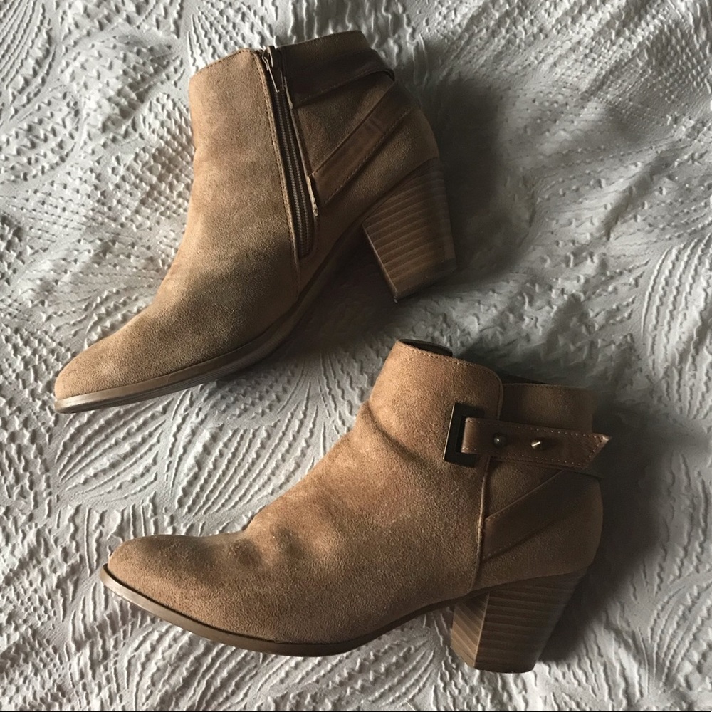 TAN BOOTIES